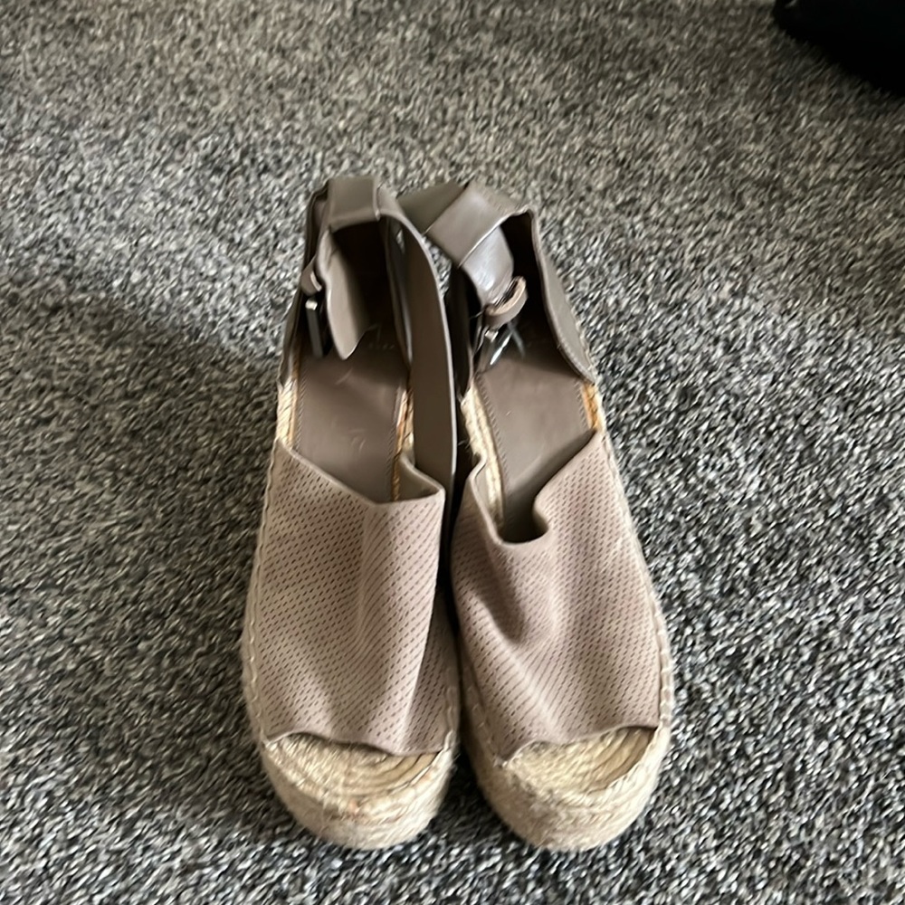 Marc fisher wedges